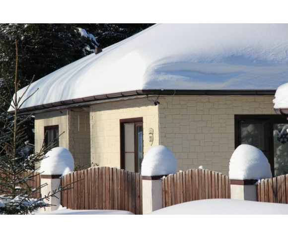 Фасадные панели Grand Line Крупный камень Classic молочный