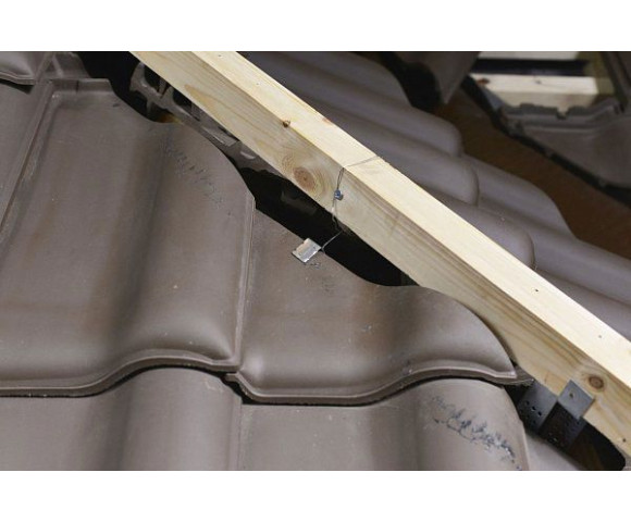 Зажим для крепления подрезанной черепицы Braas