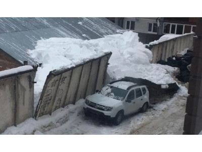 История одного снегопада, или Как Петр Иванович стал самым популярным человеком во дворе